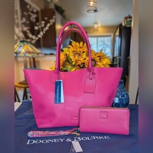 Dooney & Bourke Florentine Medium Russel Tote w/ Matching Wallet in FUSHIA - NWT